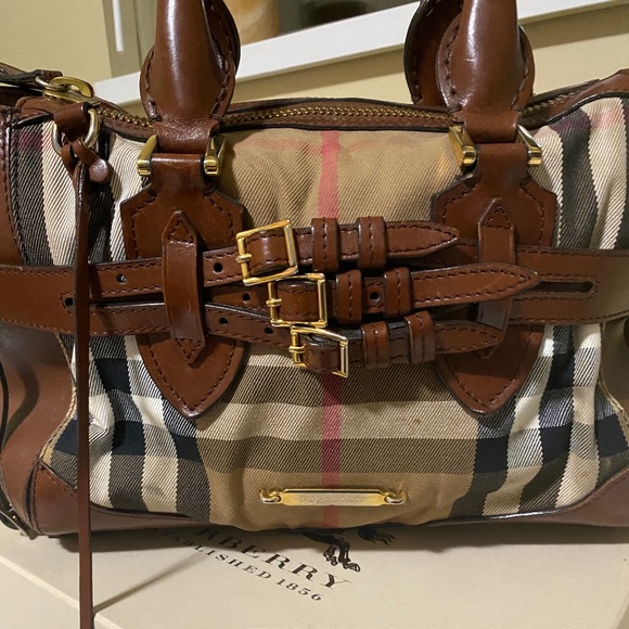 Collectors Burberry Lam skin Hobo Equestrian Purse - Picture 1 of 6